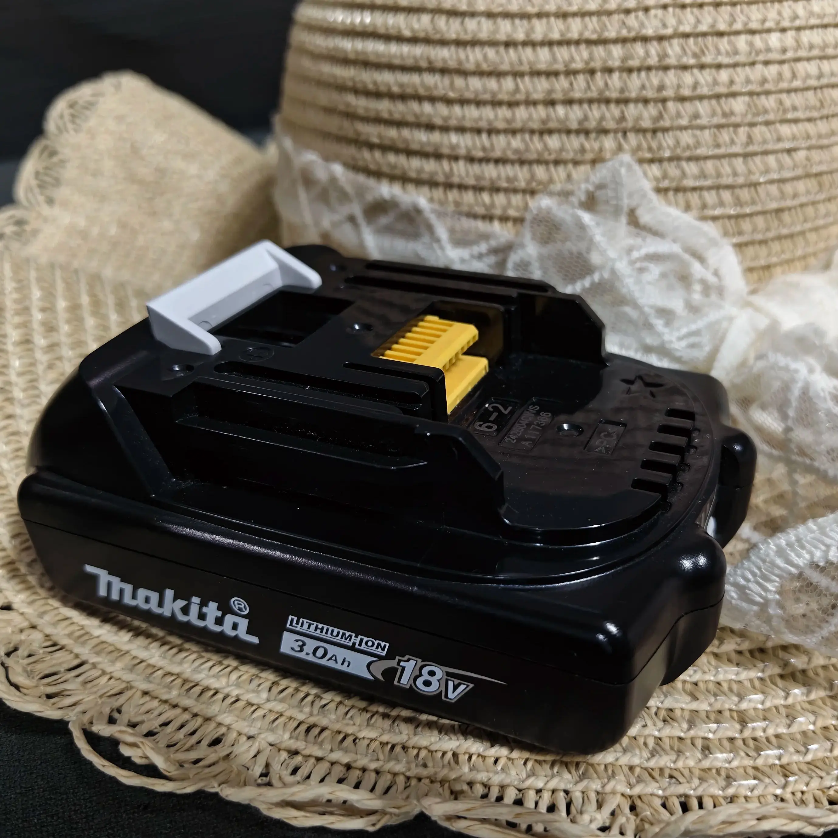 

18V 3.0Ah Lithium Battery for Makita, 3000mAh Long Runtime for Power Tools, No Memory Effect