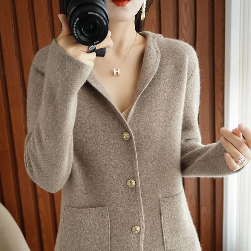 2023 New Cardigan Female Autumn/Winter Knitwear European Casual Short Coat Beautiful Age Reducing Western Fashion Women Topcoat