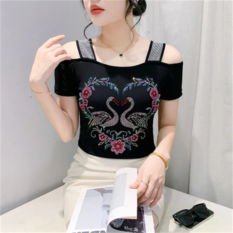 M-3XL Streetwear Meisje Zomer Cartoon Ontwerp Hot Diamanten T-Shirt Vrouwen Sexy Off Shoulder Slanke Mesh Tops Chique Luxe Bloem T-Shirts