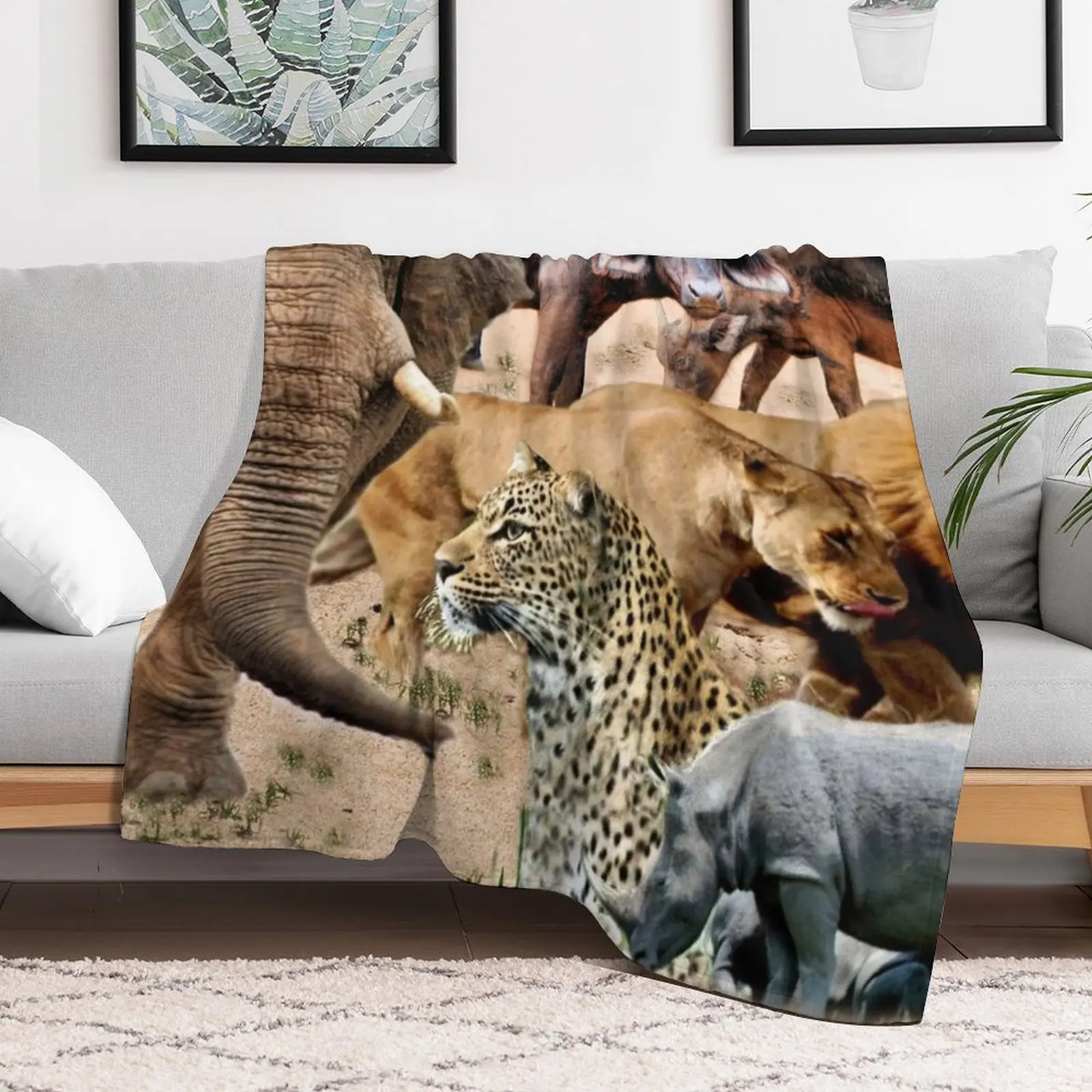 AFRICA'S BIG 5 - DIE GROOT 5 Throw Blanket