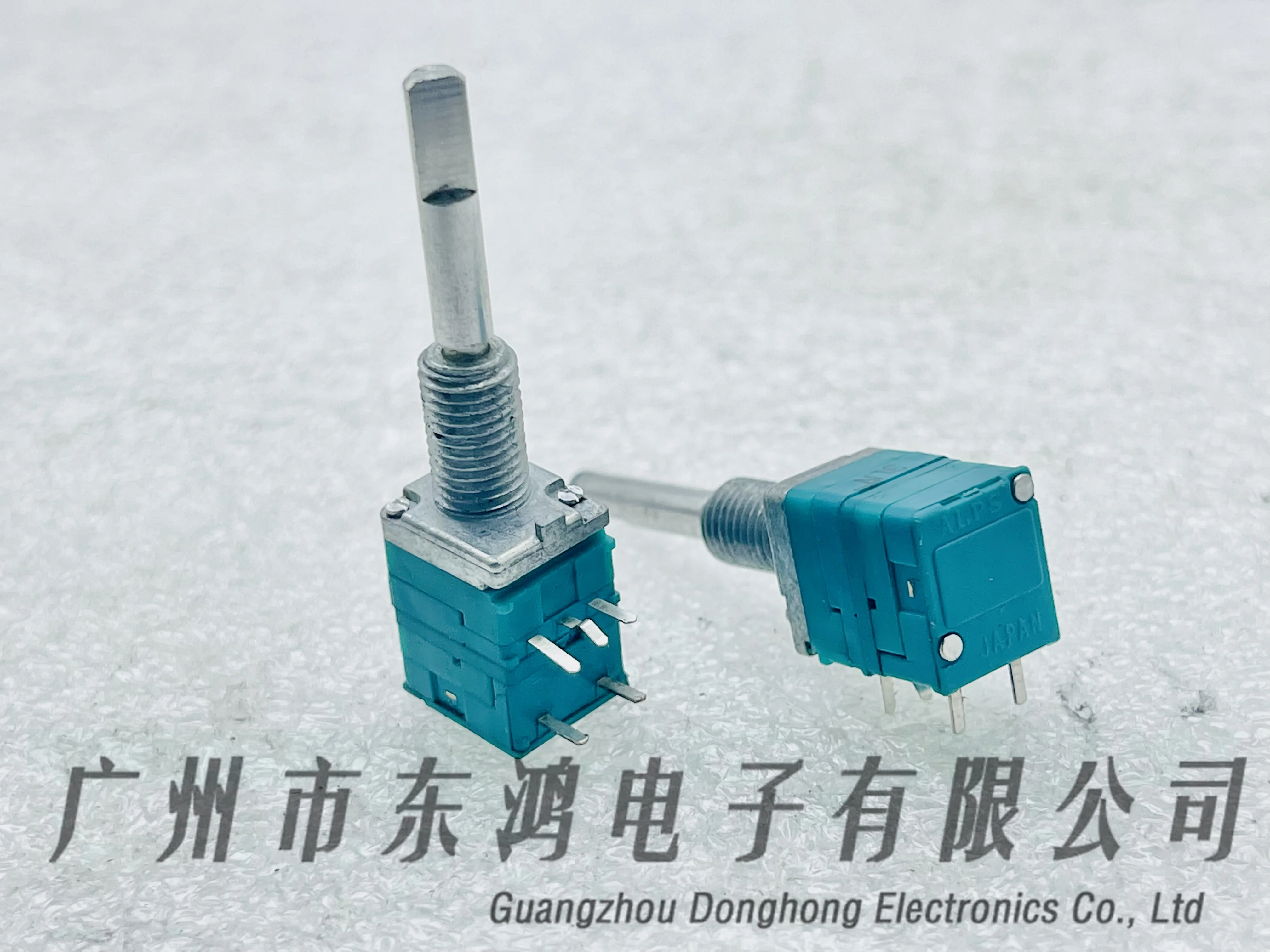 1PCS Alps EC09 precision potentiometer 36 positioning belt by switch 360 degrees rotation axis length 27mm