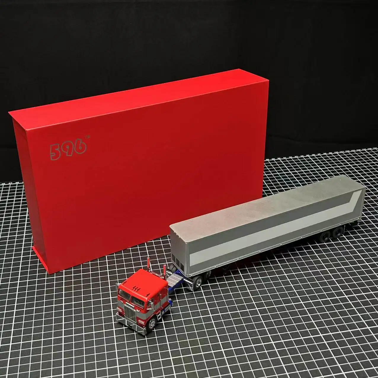 

596 1:64 Skyblock Frenar G1 Flathead Semi-trailer Truck Transformation Figure Semi-trailer Truck Model Collection