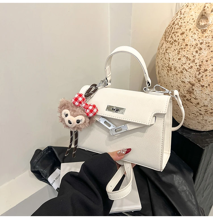 

Fashionable High Capacity Diaper Bag Crafted From Quality Material Meets All Storage Needs Of Outdoor Parenting