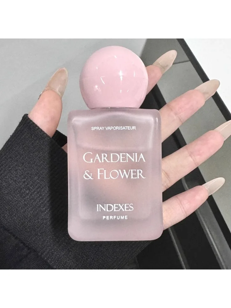 عطر نسائي طازج وخفيف ومتين
