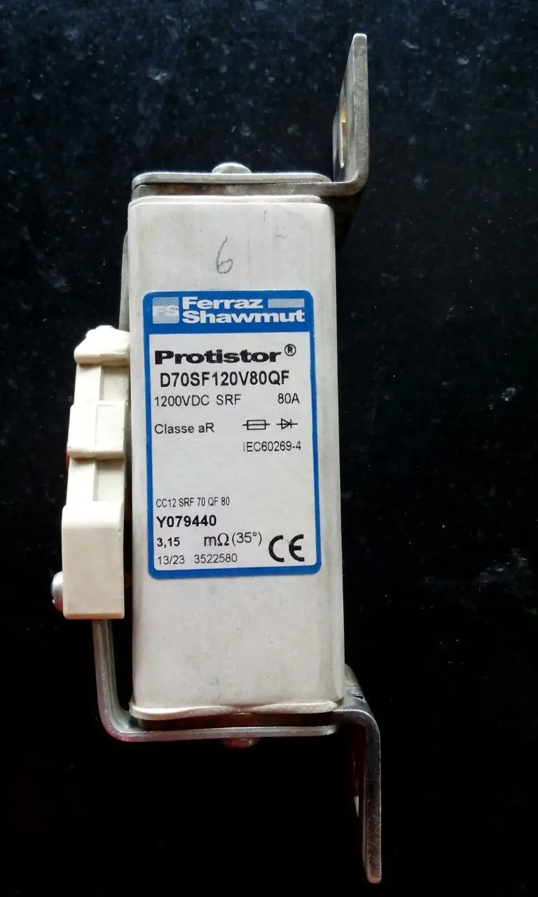 

Fuses: D70SF120V80QF 1200VDC SRF 80A CC 12 SRF 70 QF 0080 Y079440 / D70SF120V100QF Z079441 / D70SF120V125QF A079442 aR