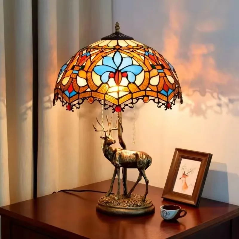 Tiffany Table Lamp AC85-265V Aolly Base Deer Lighting Creative Retro Table Lamp Vintage LED Table Lamps with Arylic Lampshade