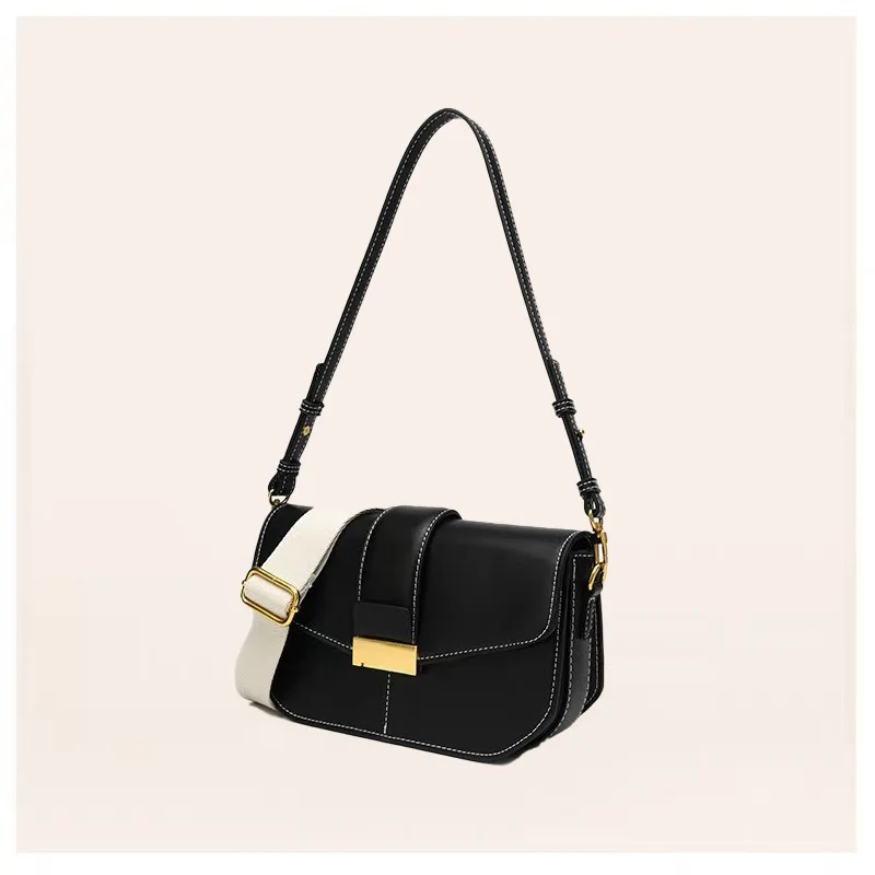 2026 New Black Simple and Versatile Flip Shoulder Bag Versatile Crossbody Small Square Bag