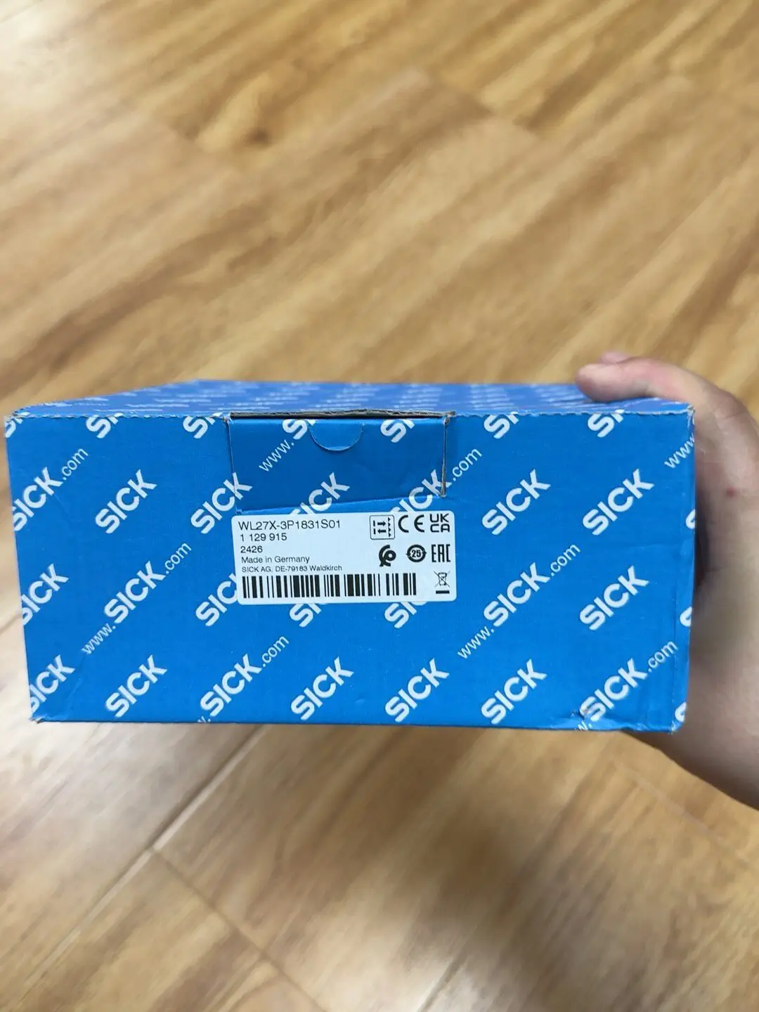 

Sik WL27X-3P1831S01 is brand new and unused, the same size.in stock