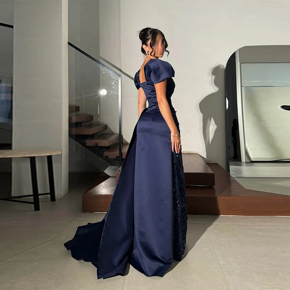 فساتين رسمية طويلة للحفلات الراقصة باللون الأزرق الداكن مخصصة من MOLISA مع تنورة من الدانتيل وأكمام قصيرة مخصصة من الجيرسيه