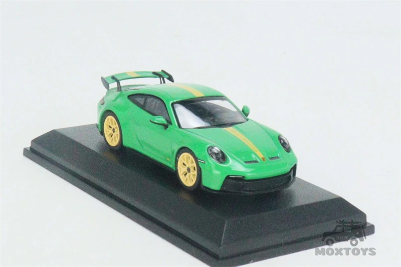 MINICHAMPS 1:64 911 GT3 (992) 2021 Green  Diecast Model Car