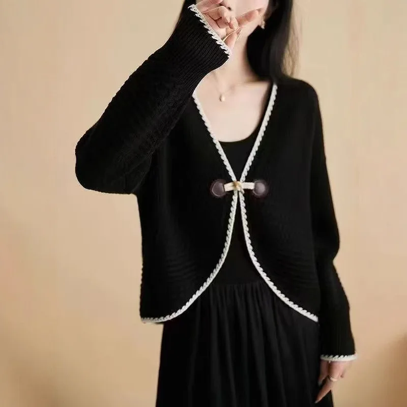 

Gentle Temperament Jacket for Women with Niche Design Sense Ox Horn Hollow V-neck Base Knit Cardigan