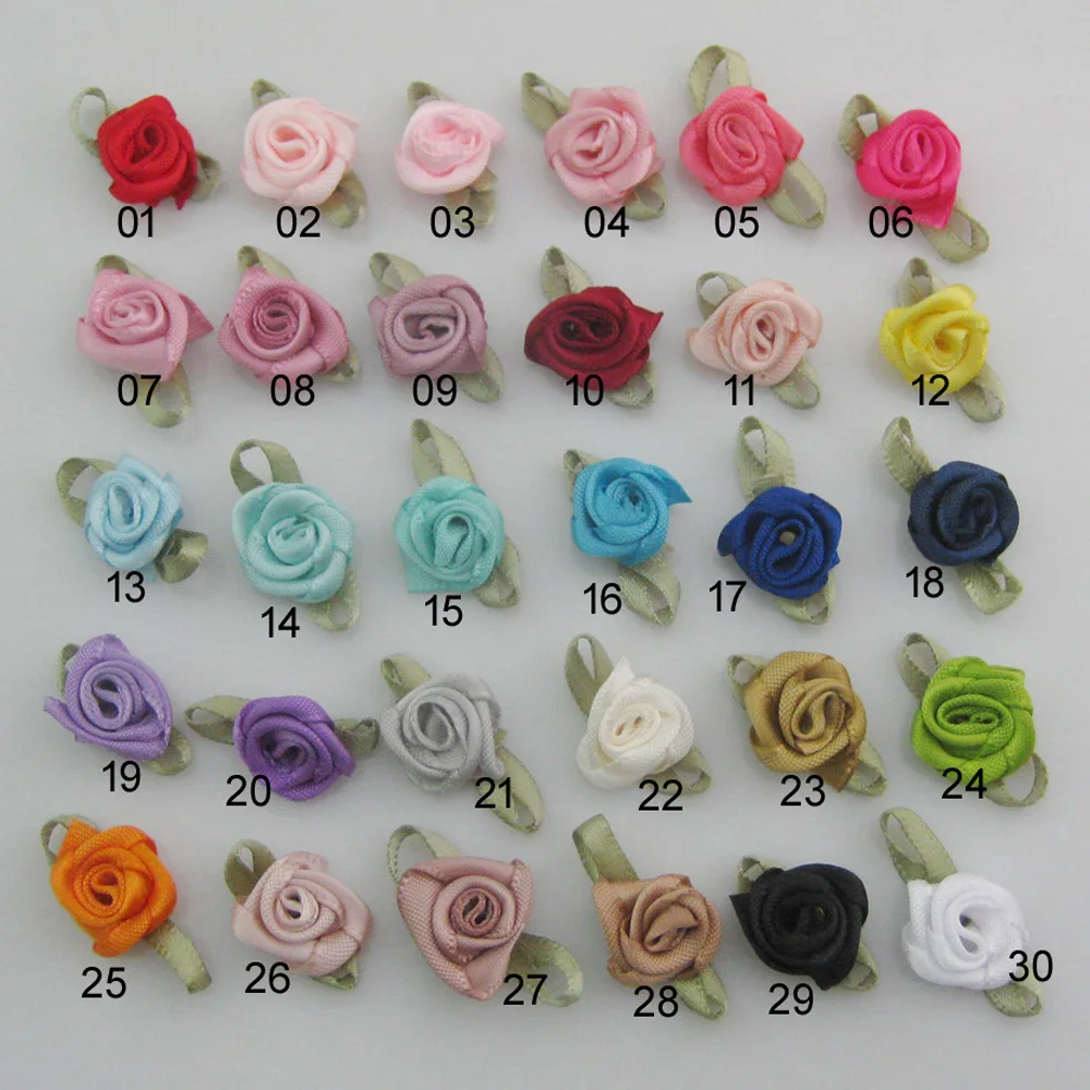 30 colori per la scelta 50 pezzi Fashion Ribbon Rose rosette con foglia tessuto fiori accessori artigianato fai da te forniture per cucire