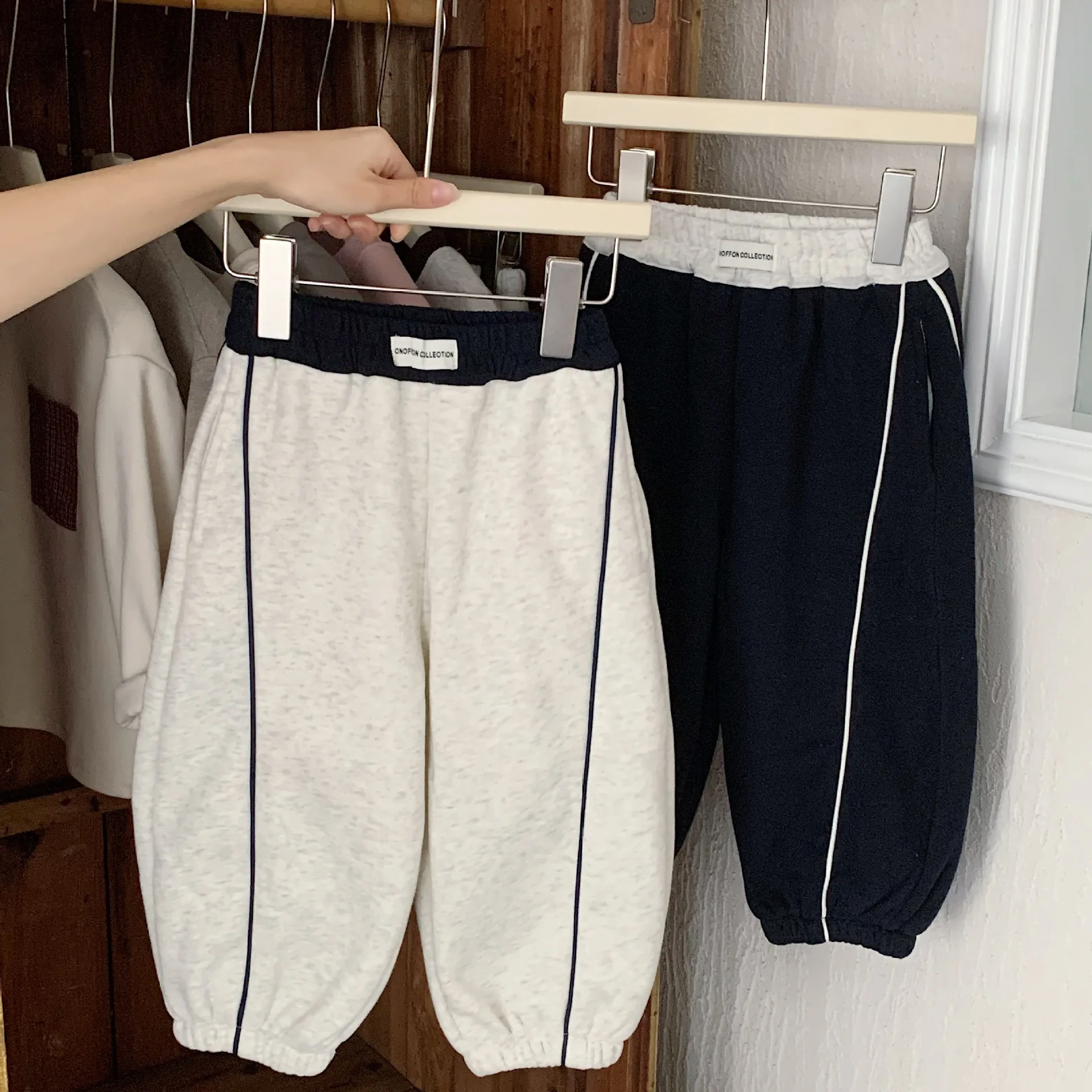 Детская одежда, детские повседневные флисовые штаны, новинка зимы 2025 года, свободные спортивные штаны в корейском стиле, спортивные штаны на шнурке для мальчиков и девочек