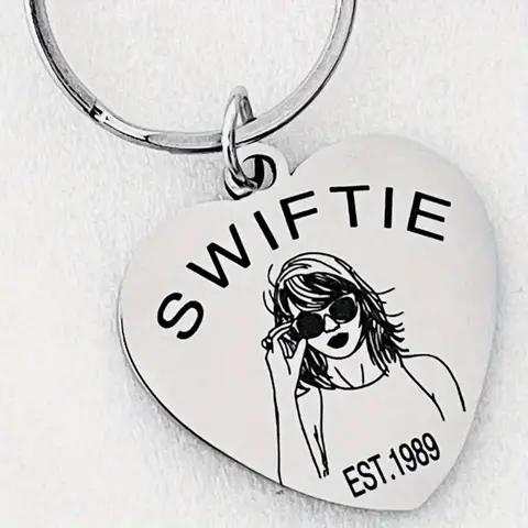 10 best sales Taylor Swift - №5