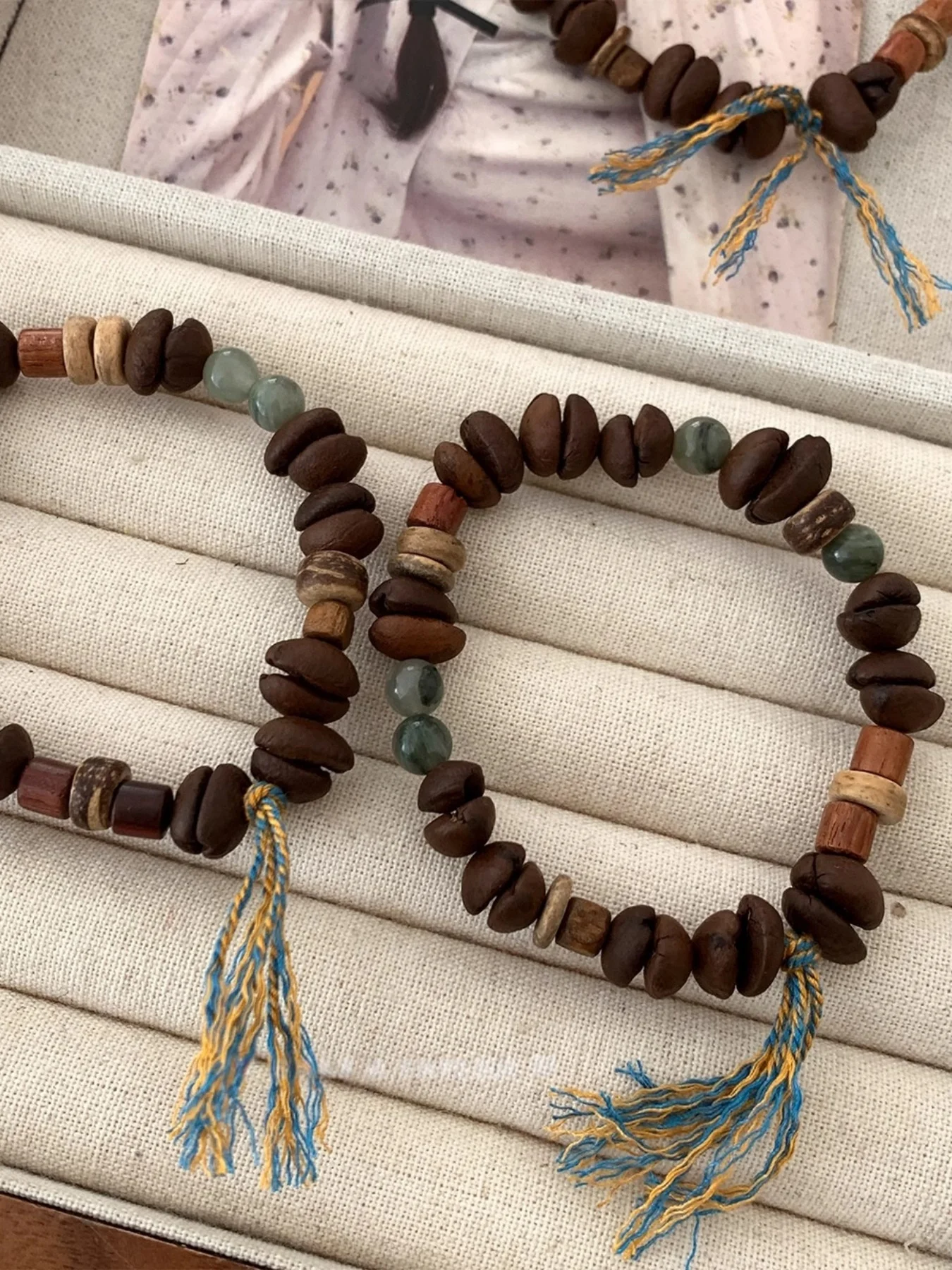 Handgefertigtes natürliches Kaffeebohnen-Armband, Unisex, Naturstein, Leidenschaftsfruchtsamen, Sandelholz, Kokosnussscheiben, Kaffeebohnen-Perlen-Armband
