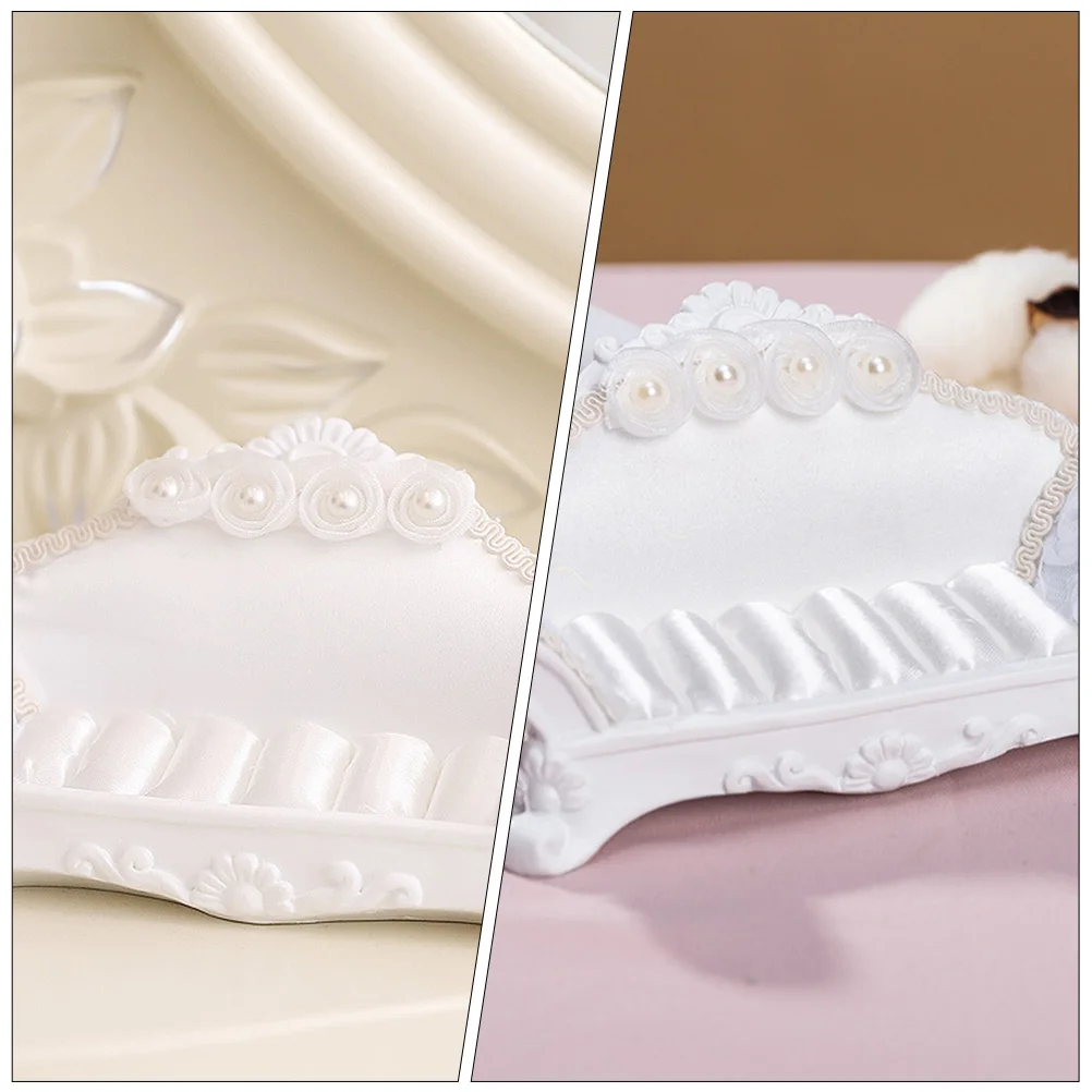 

Vintage Style White Ring Holder Display Stand Jewelry Organizer Sofa Shape Storage Decor Mini Showcase For Rings Earrings