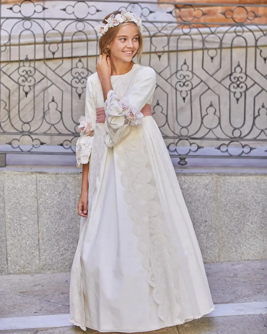 Vestito da ragazza di comunione per bambino Vintage principessa pizzo floreale cintura A nastro Bridemini damigella d'onore festa di nozze un abito di linea