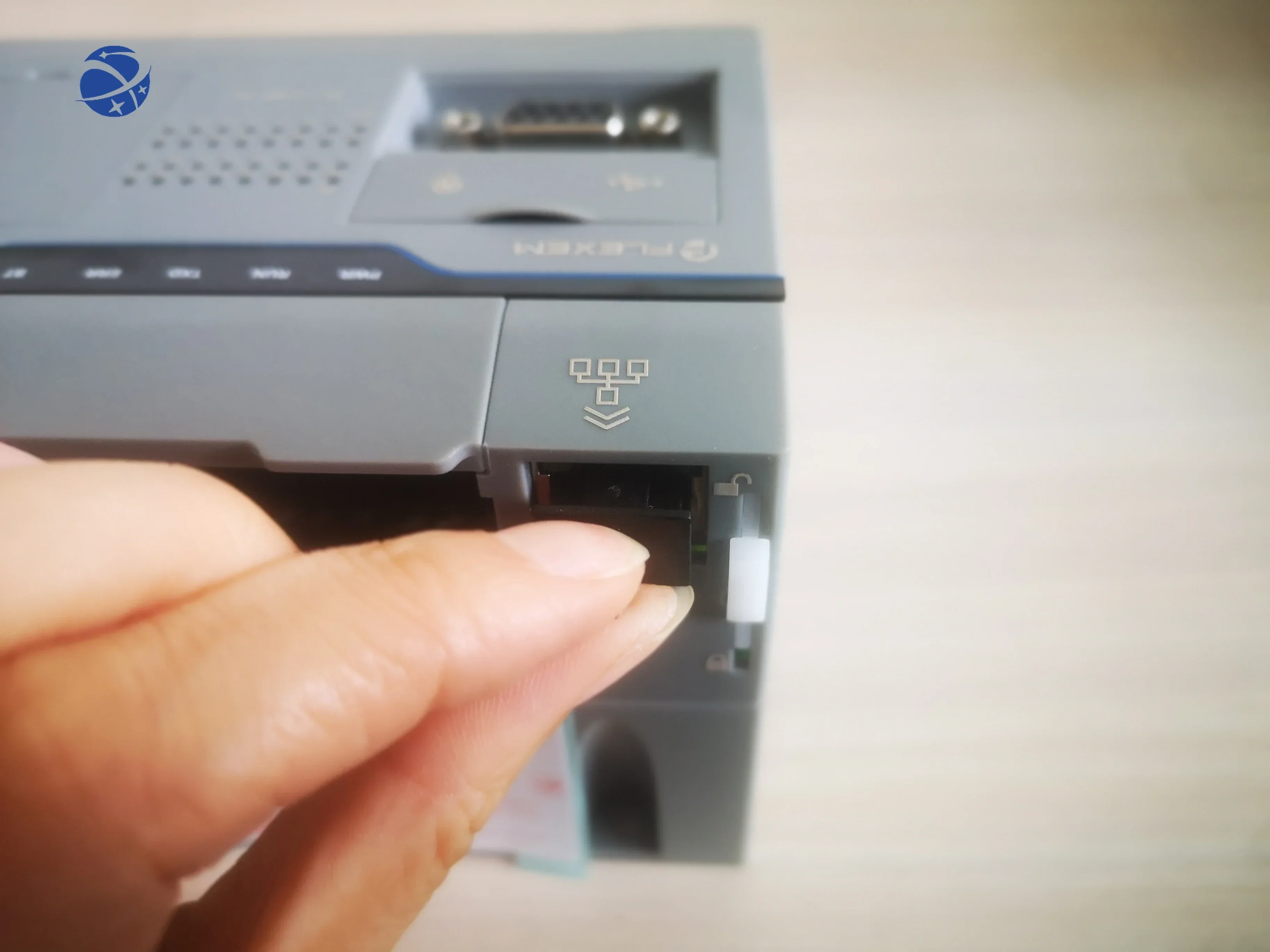 جهاز التحكم عن بعد الصناعي RS485 modbus PLC وحدة تحكم منطقية قابلة للبرمجة