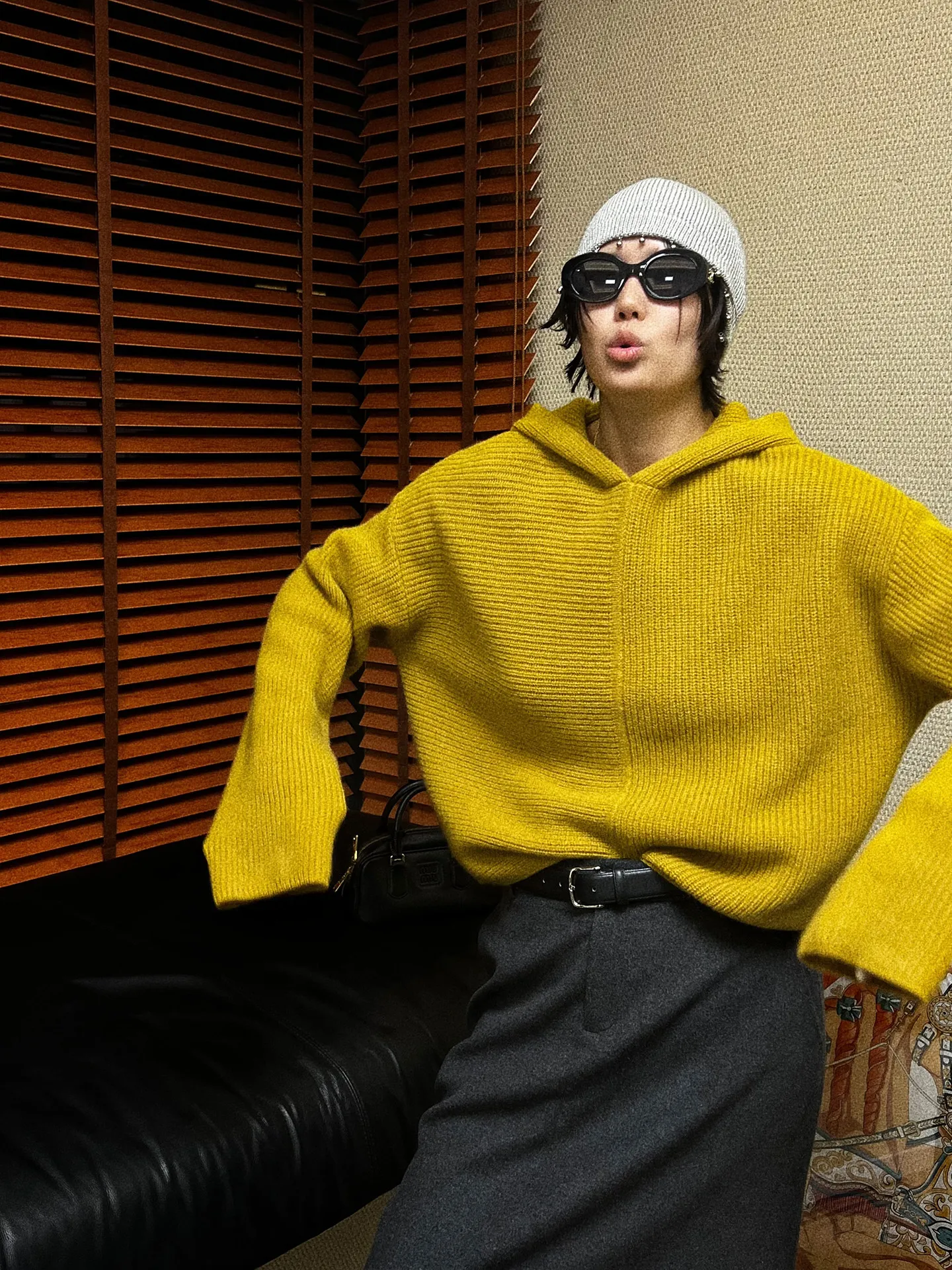 

2025 Slim Joker Leisure Lazy Relaxation hooded knitted cashmere sweater ladies sweater autumn and winter