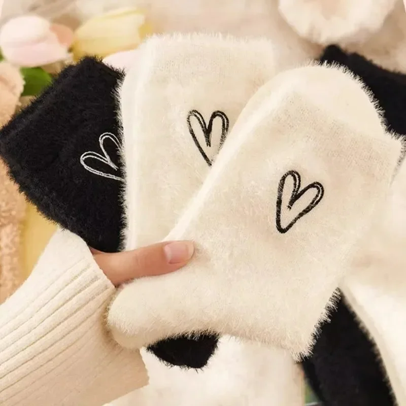 Simple Lovely Cozy Hairy Mink Velvet Socks Autumn Winter Hosiery Thickened Plush Warm Sleep Home Fluffy White Heart-shaped Socks