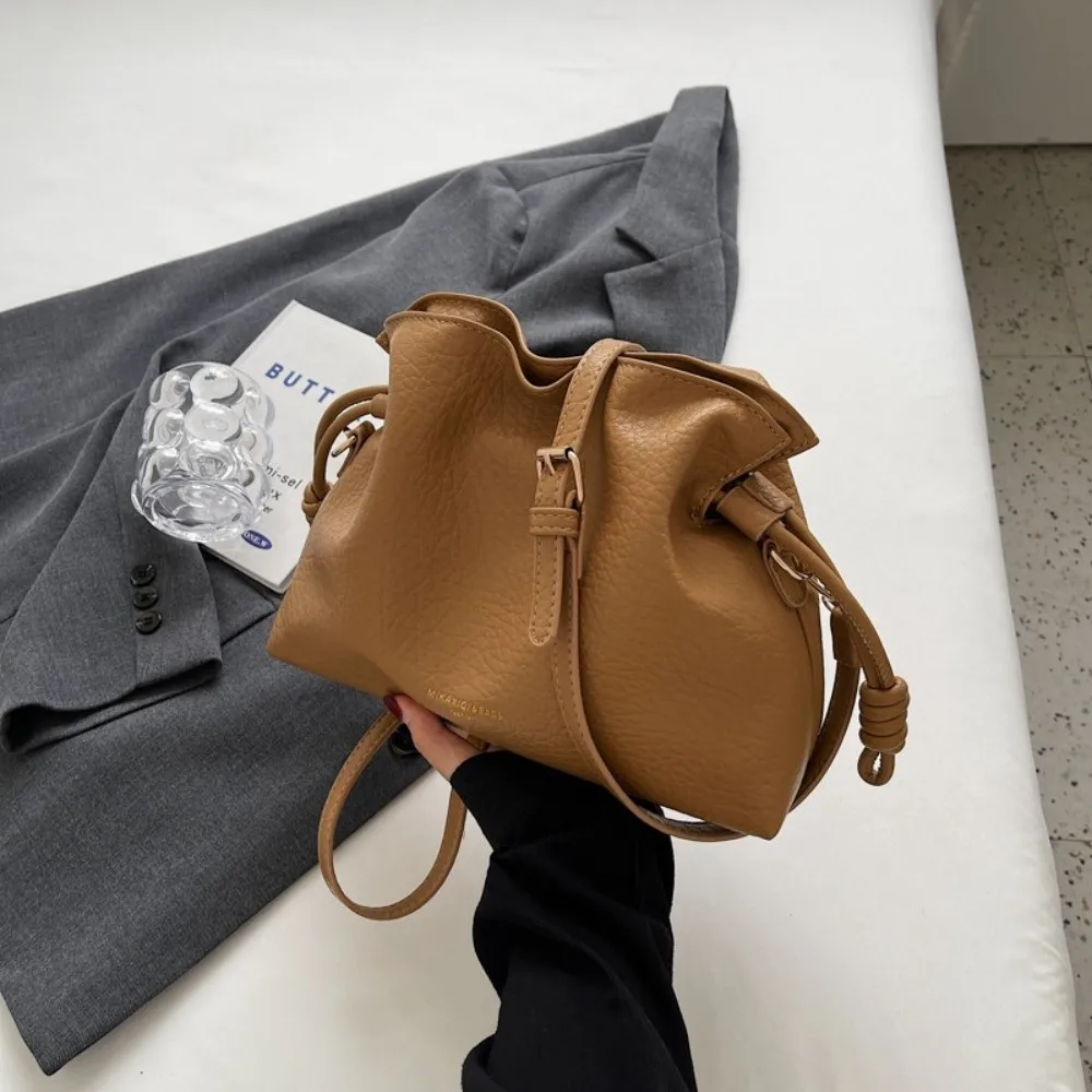 

Luxury PU Leather Slouchy‌ Shoulder Bag Magnetic Buckle Drawstring Crossbody Bag Cloud Bag Mystery Bag Women's Handbag Commute
