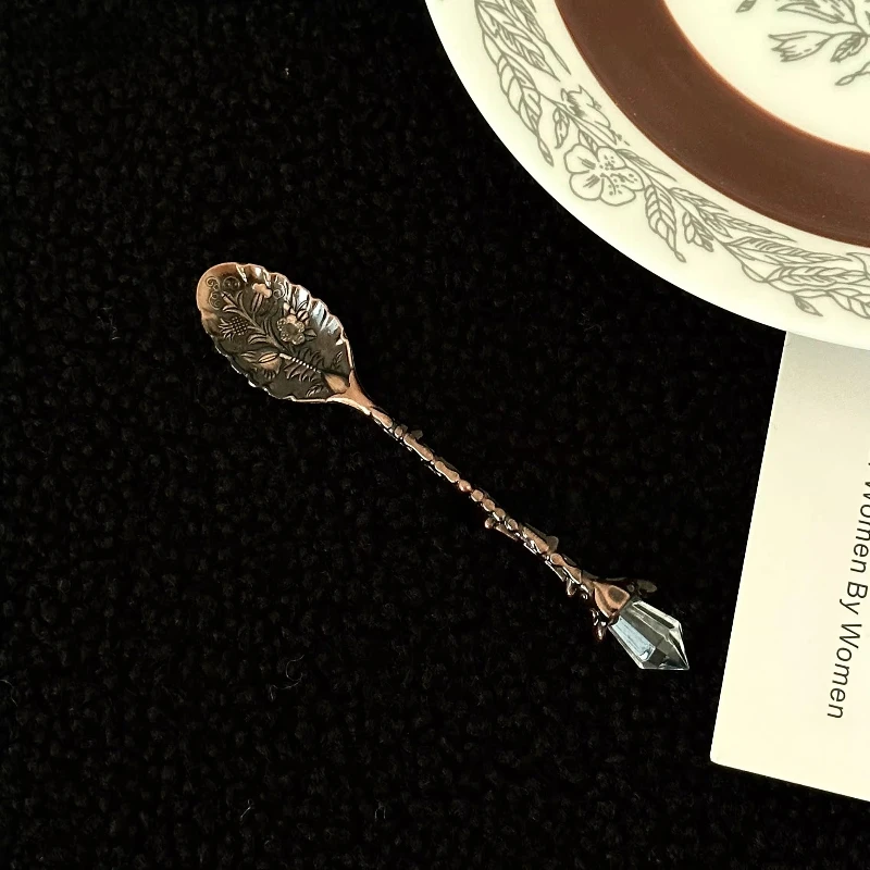 

Vintage Carved Crystal Head Patterned Alloy Coffee Spoon Cake Spoon Coffee Stirrer Spoon