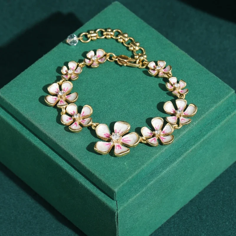 

Vintage Pink Peach Flower Charm Bracelets Woman Gold Color Antique Luxury Dubai Jewelry Wedding For Bridesmaid New Trends 2026