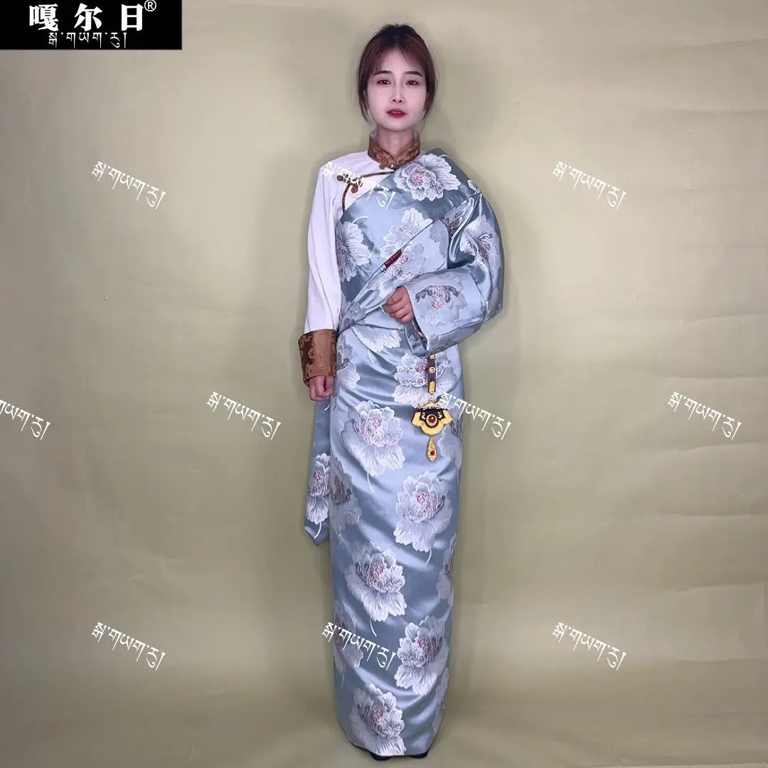 2025 nieuwe Tibetaanse gewaad voor dames, hoogwaardig satijnen pioenroosborduurwerk, dun