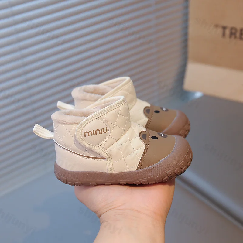 2025 جديد الشتاء الطفل الثلوج الأحذية الكرتون الحيوان الدافئة أفخم لطيف الاطفال أحذية لينة وحيد موضة طفل الفتيات الفتيان حذاء من الجلد