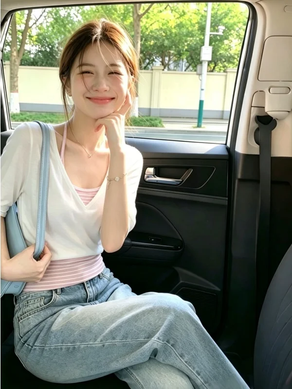 White Sun Protection T-Shirt Set with Strap V-Neck Design Beautiful Summer Casual Women's Top And Bottom Two-Piece Suit