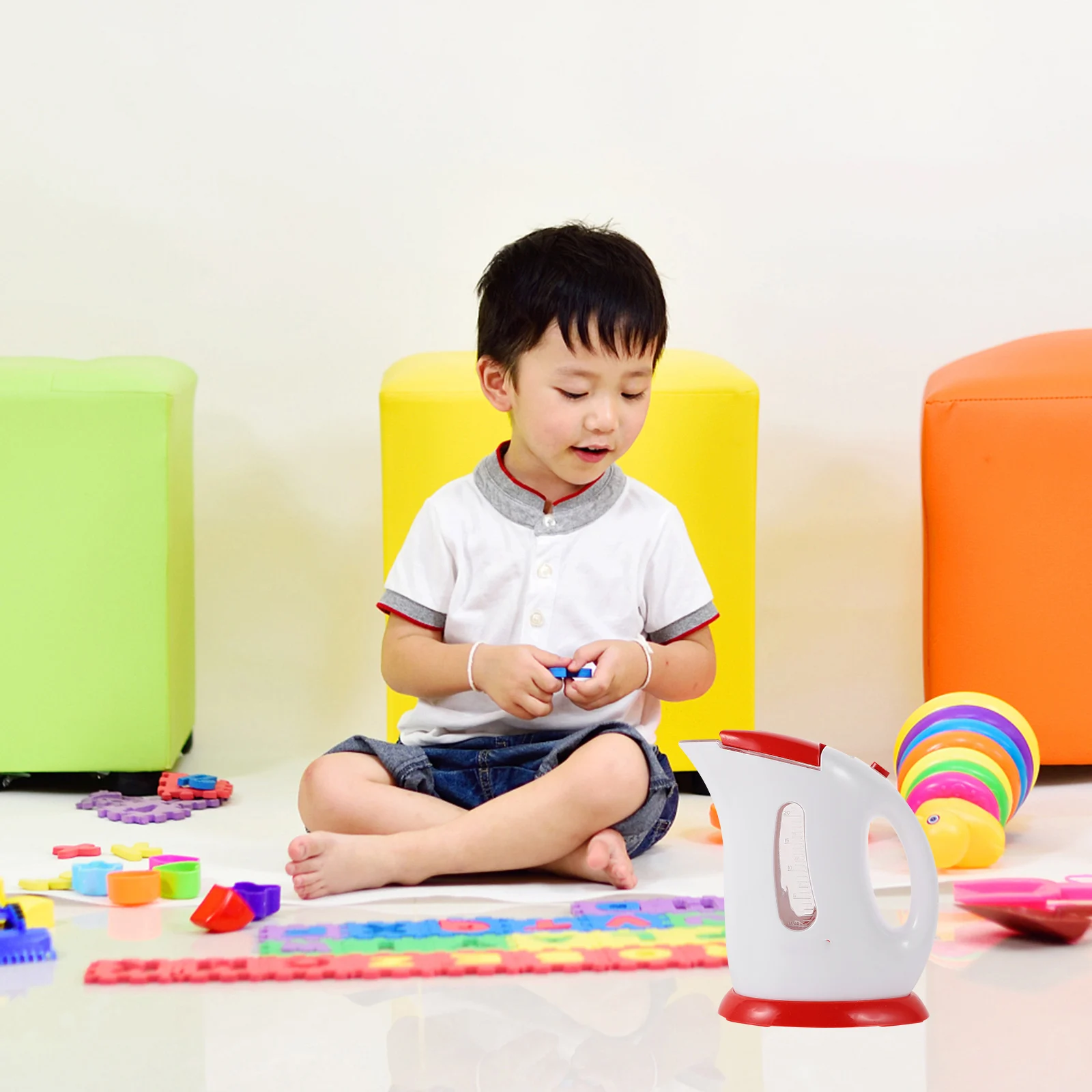 

1pc Plastic Kettle Toy Creative Luminous Kids Plaything Educational Music Mini Home Appliance Safe Children Kitchen