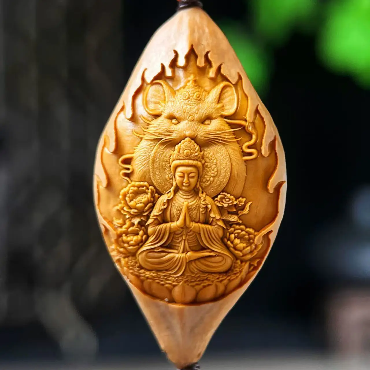 Natural Olive Nuclear Carving 1.9cm Hand-carved Twelve Zodiac Horse Pig Benmingfo Wen Play Single Pendant Handle Guardian Charms