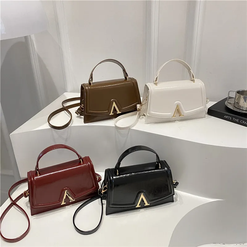 

2025 New Women's Soft Leather Tote Bag, Chic Adjustable Strap Crossbody Purse, Versatile Shoulder Bag for Work & Travel