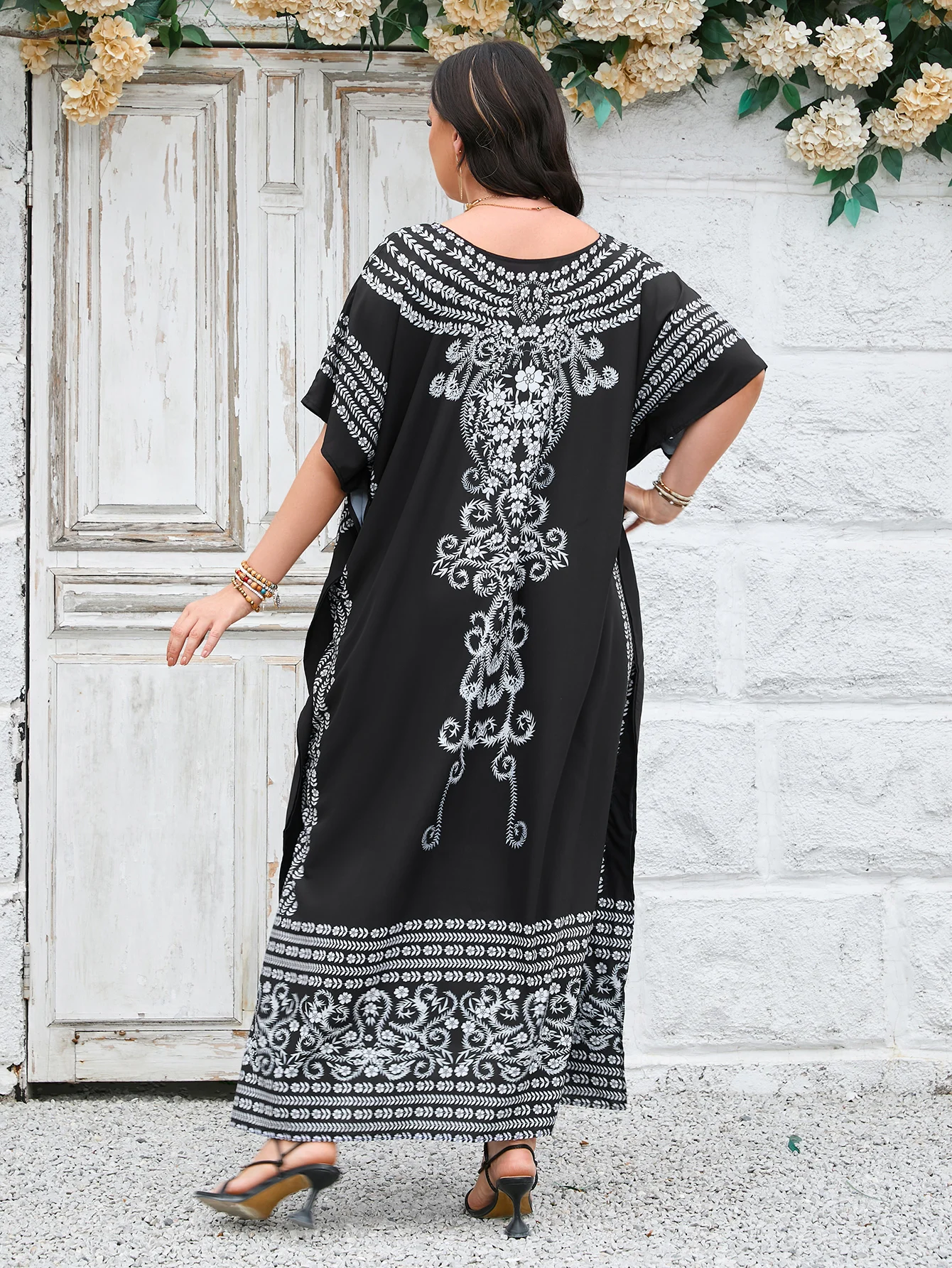 Plus Size Boho Cover Up, damskie Plus krawat Dye i wzór serca rękaw w kształcie skrzydła nietoperza dekolt Maxi okrycie plażowe do góry