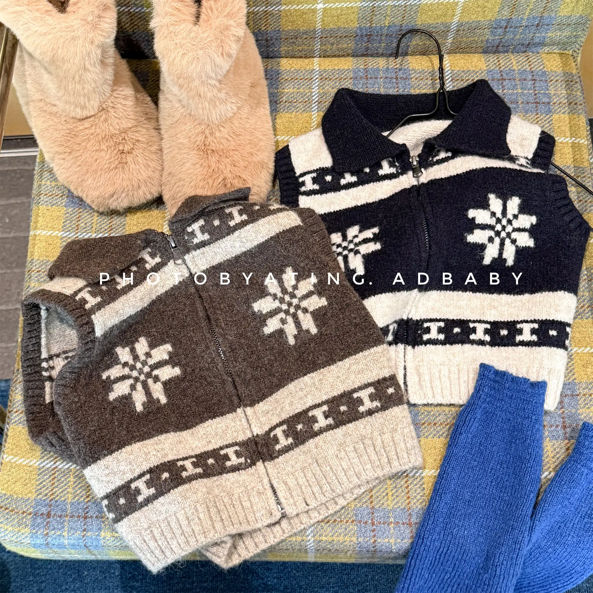 

2025 Winter New Children Warm Knit Vest Coat Fashion Print Boys Girls Sleeveless Sweater Cardigan Kids Vest Jacket Baby Clothes