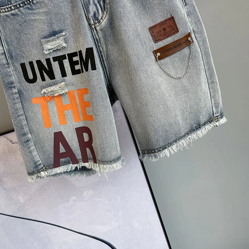 High Waist Distred Denim Orts Damen Sommer dünne Fünf-Punkt-Hose individuelle Buchstaben-Stickerei Jeans mit geradem Bein
