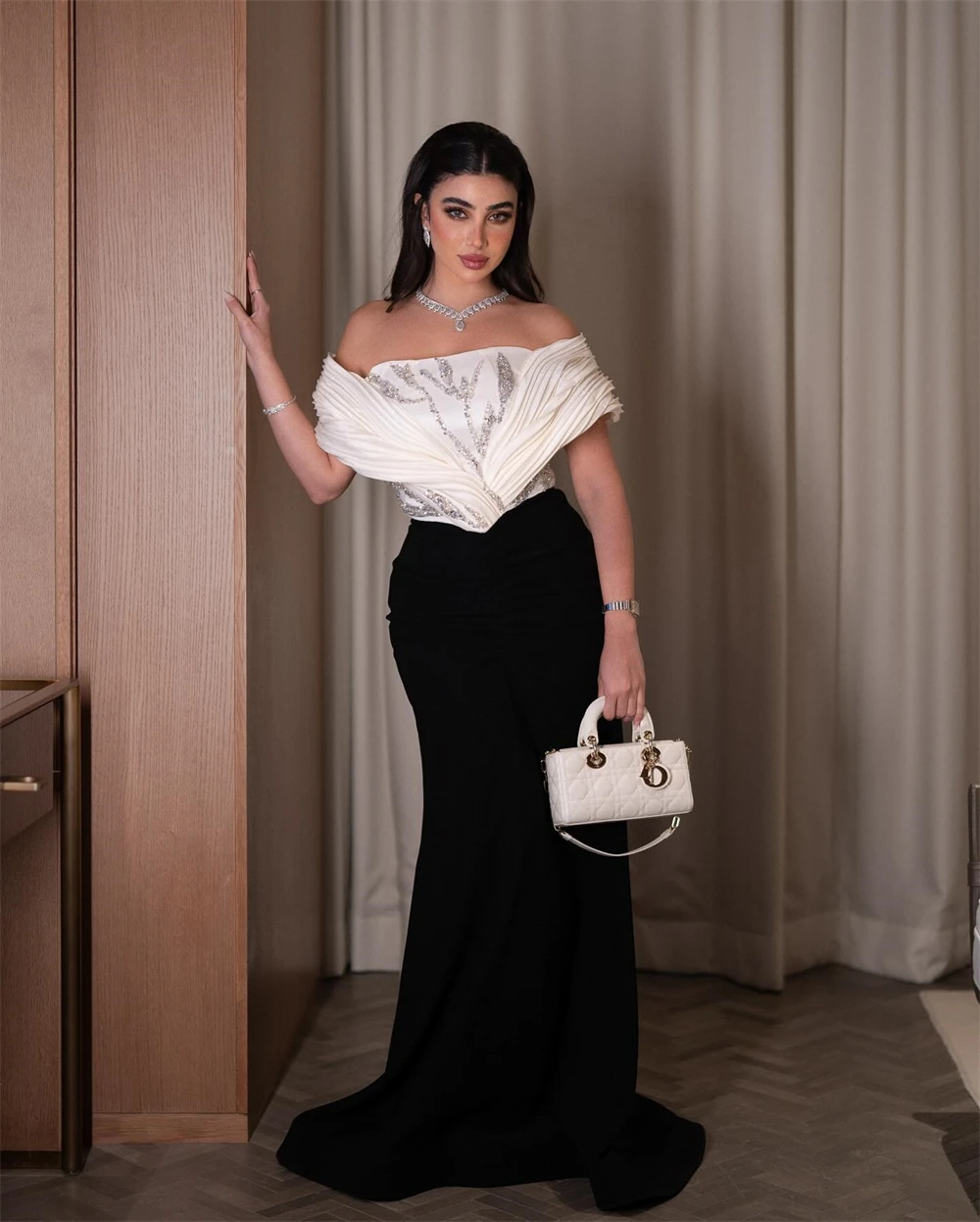 Customized Temperament Contrast Color Jersey Evening Dress High Quality Crystal Boat Neck Court Train Off the Shoulder Gowns