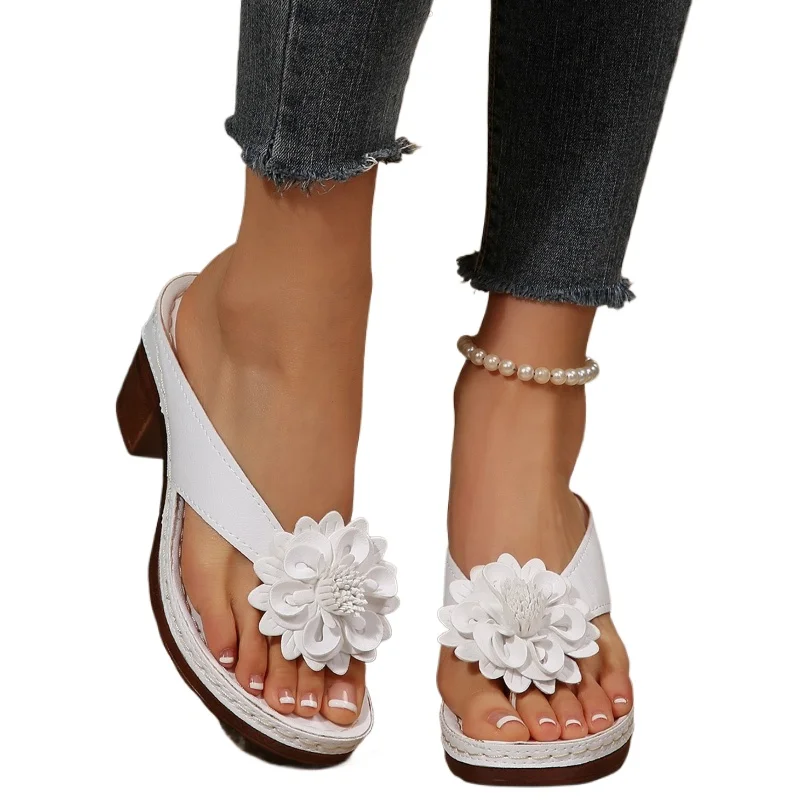 

Новые женские простые туфли 2026 года: летние ретро-сандалии в римском стиле, повседневные сандалии на танкетке с цветочным декором, женские шлепанцы на платформе