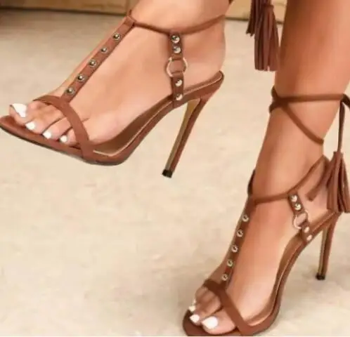 

Roman Women Brown Suede Rivet Metal Ring Cross Tied T Strap Tassel Summer Sandals Lady Lace Up Thin Heels Slingback Sandals Shoe