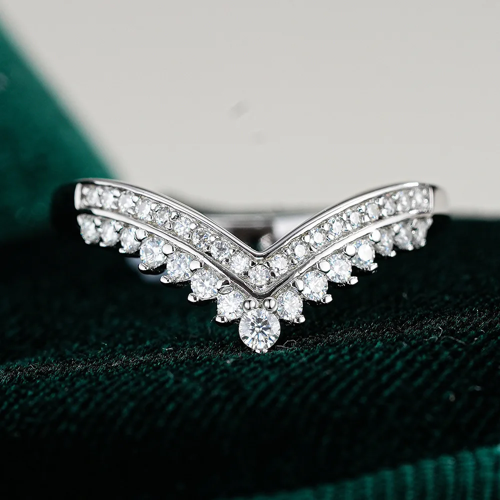 

S925 Sterling Silver Hip-hop Asymmetrical Ring, Crown Women's Ring, European and American Moissanite Ring