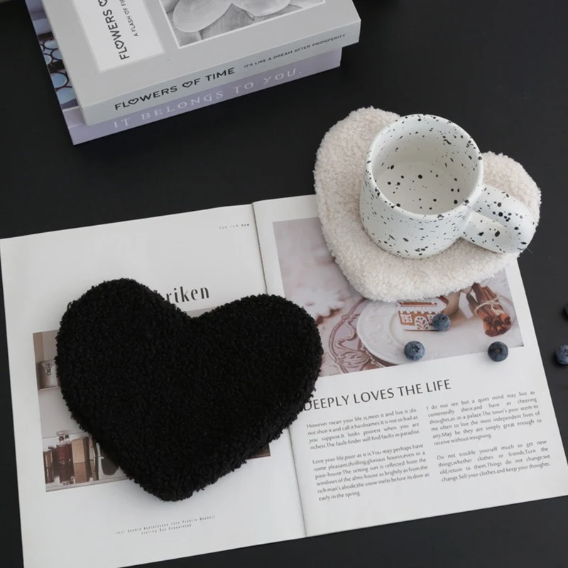 

19x16cm Love Heart Shape Cup Mat Coaster Table Placemats Pot Lid Heat-resistant Pad Kitchen Utensils Solid Color Tablewear