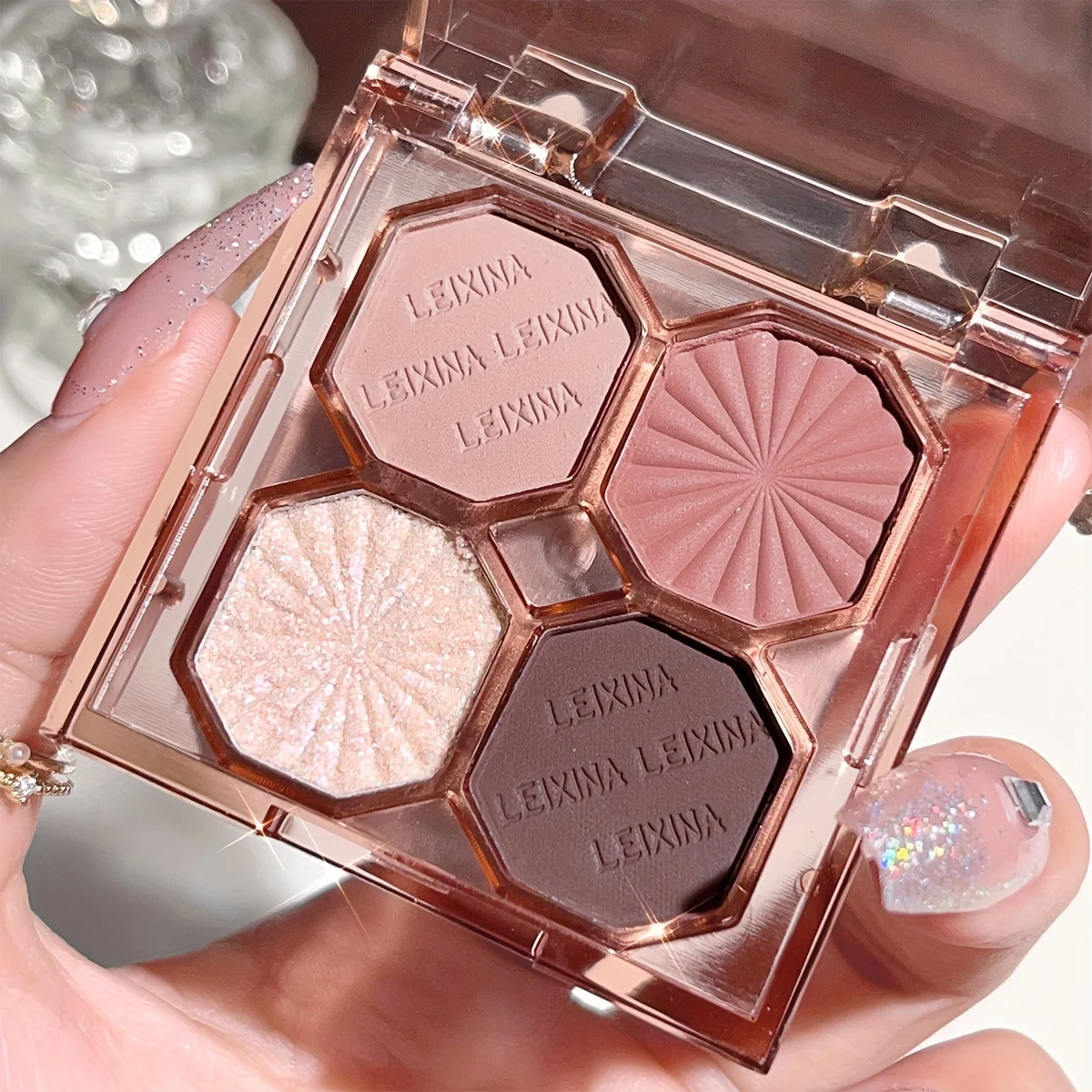 Schokoladen-Lidschattentablett in 4 Farben – mattes und glitzerndes Finish, langlebig, hochpigmentiert, braun, nackt, gold, schwarz