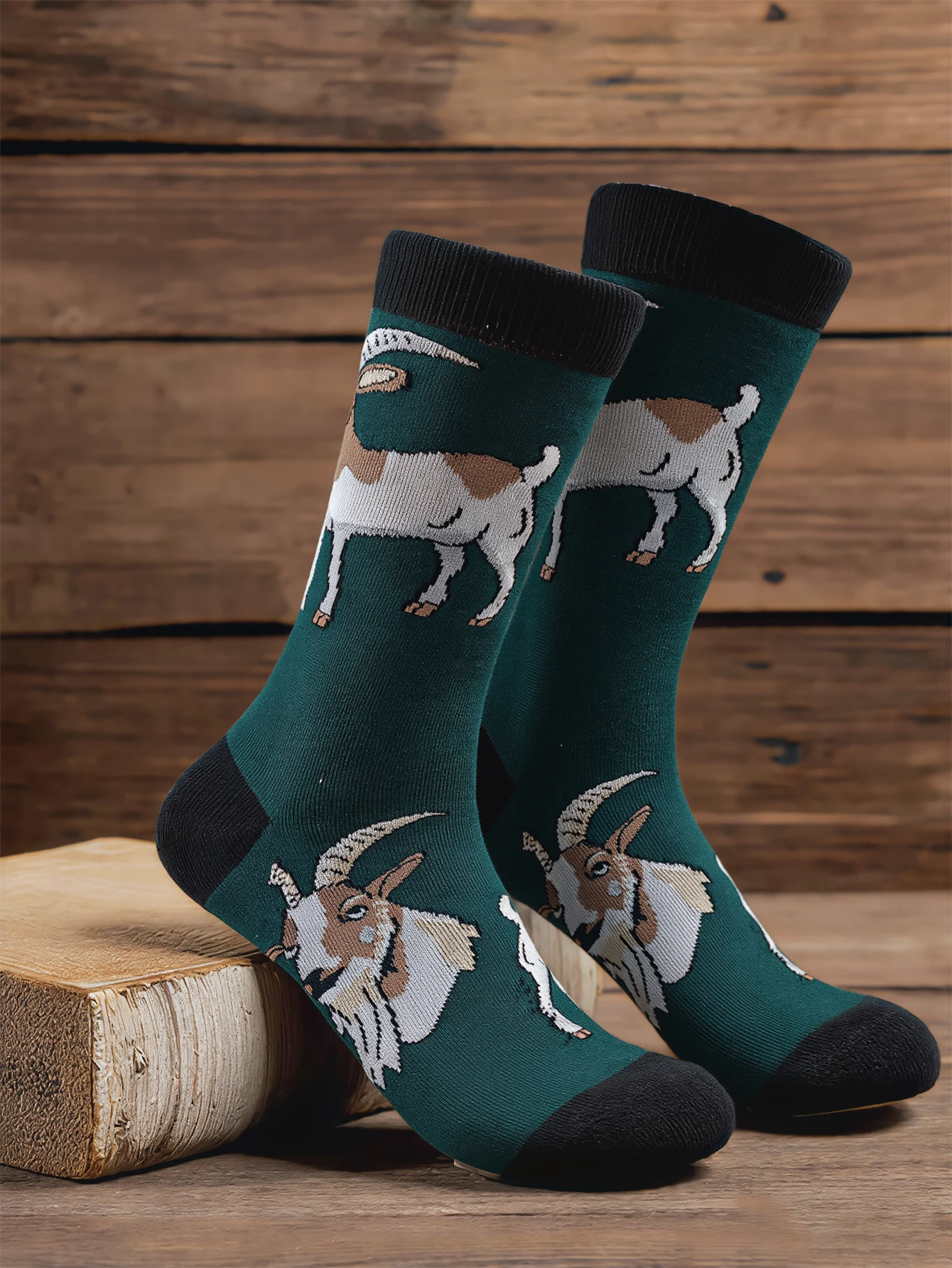 

1 Pairs Men's Retro Goat Print Crew Cotton Socks Novelty Animal Pattern Mid-Calf Socks Men Cute Funny Skateboard Socks