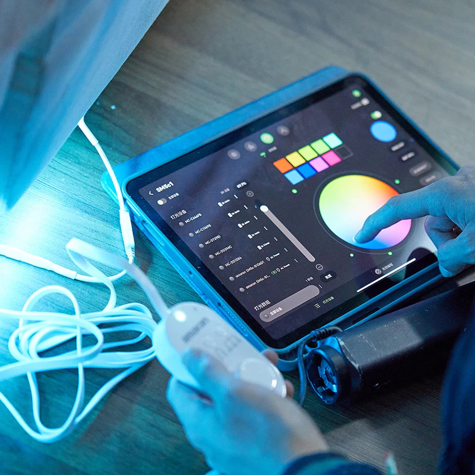 Amaran SM5c Smart RGBWW Full-color Pixel LED Light Strip 20W 3200-6500K with Built-In Microphone for Home Studio by Aputure