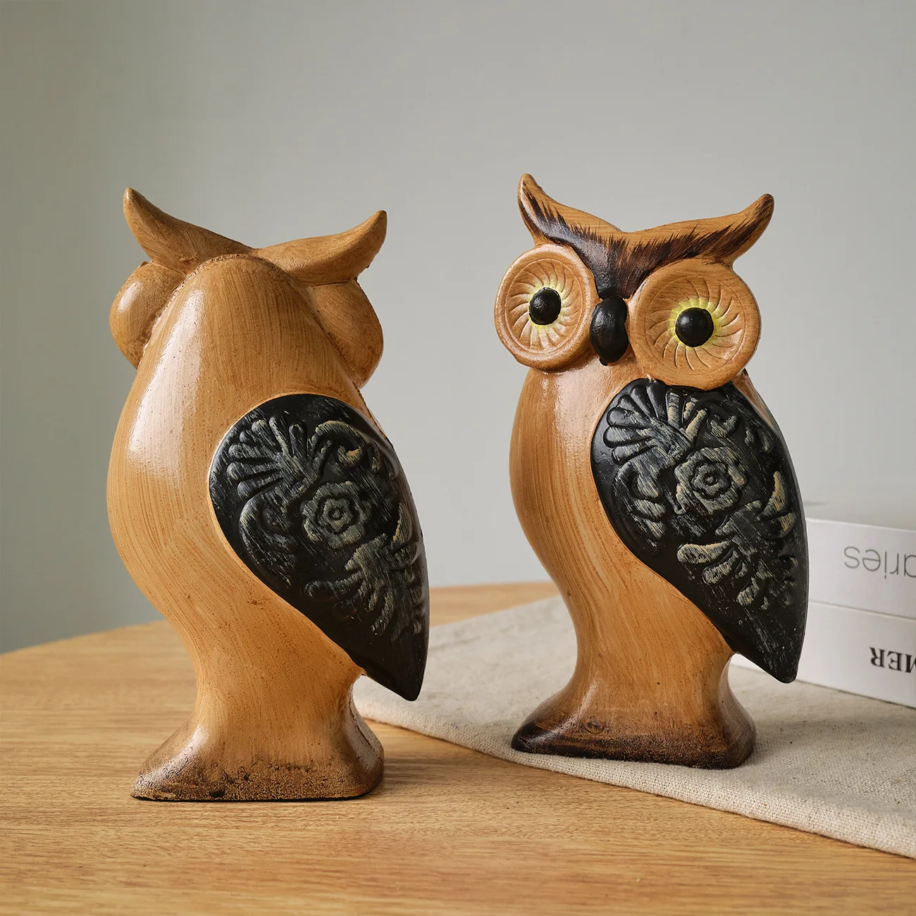 

Handmade Painted Modern Minimalist Wooden Craftsmanship Owl Ornament Creative Animal Home Restaurant Decoration