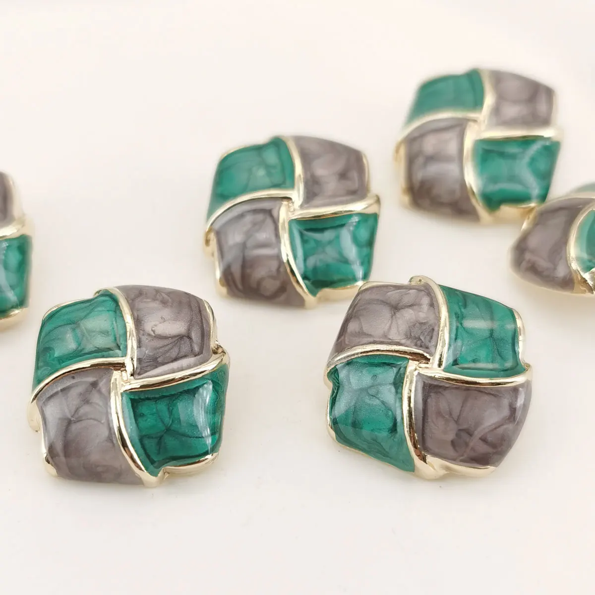 6 Stück 20 mm quadratische Knöpfe mit quadratischem Schaft, Vintage-Stil, florales blaues Emaille-Motiv, goldfarbenes Metall, Nähknöpfe für DIY-Handwerk, Nähzubehör, Großhandel – Detail 5
