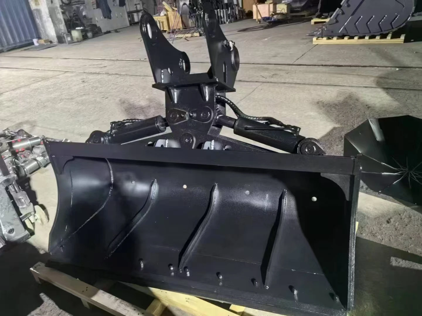 دلو الطين دلو الميل الهيدروليكي لدلو تنظيف الحفارة الصغيرة 1-4 طن تستخدم للمزارع