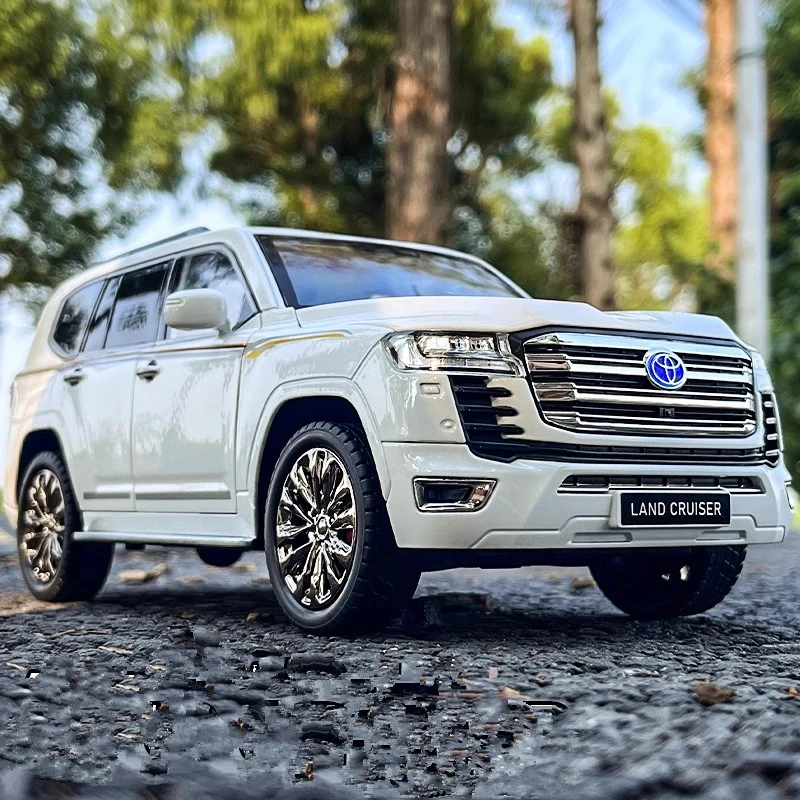 

Large Size 1/18 Toyota Land Cruiser LC300 ZX Alloy Car Model Diecast Metal Off-road Vehicles Car Model Sound Light Kids Toy Gift