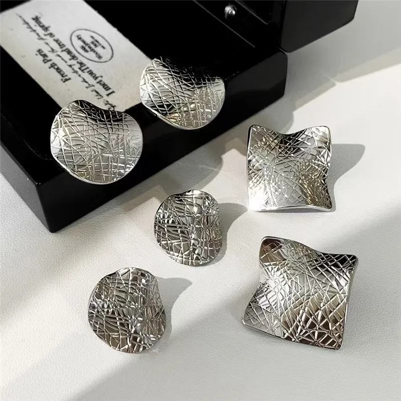 

Fall Winter New Style Unique Metal Texture Irregular Women Earrings Jewelry Design High-End Sensation Daily Commute Accessory