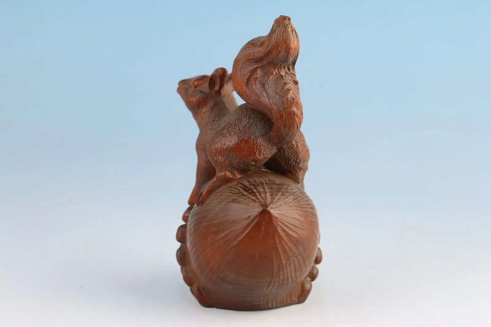 Chinese old boxwood hand carved squirrel Figure statue netsuke collectable gift